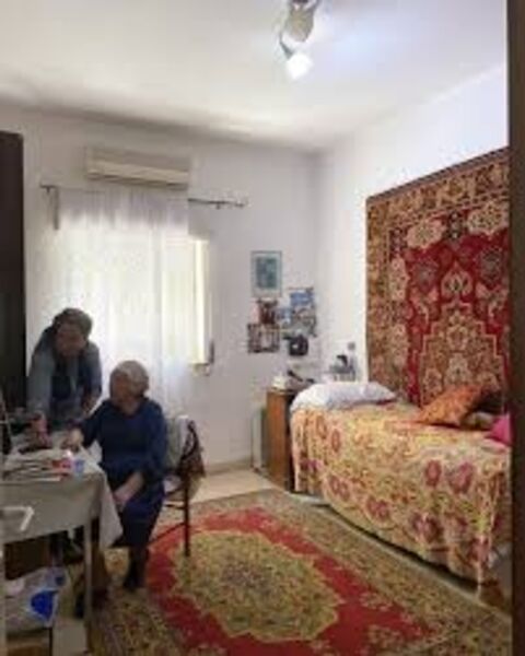 סלון ישן לפני שיפוץ